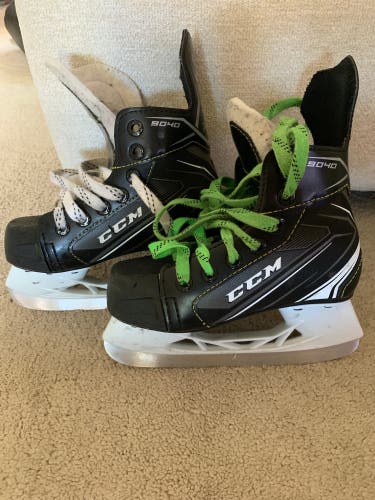 CCM 9040 Youth Ice Hockey Skates Size 12Y