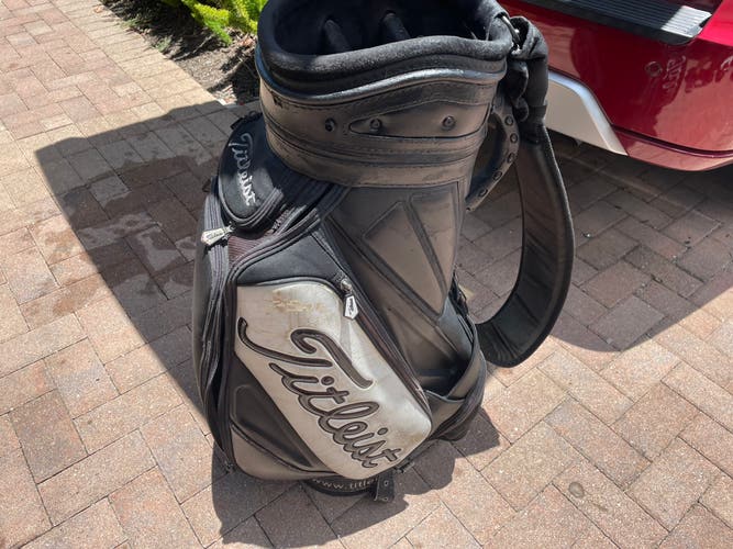 Titleist staff Bag with shoulder strap