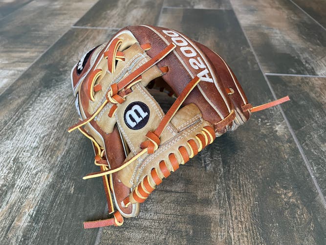 Wilson A2000 11.5” Baseball Glove
