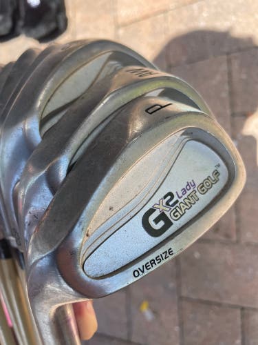 Woman’s 14 Pc Golf Set In Left Handed By Giant Golf
