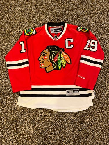 Chicago Blackhawks Jersey- Jonathan Toews
