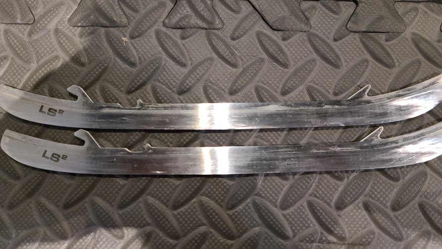Used Bauer LS2 Edge 254 mm