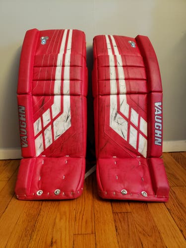 Used 26" Vaughn Velocity VE8 Goalie Leg Pads Junior 26 + 2