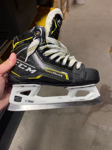 Ccm super tacks goalie skates