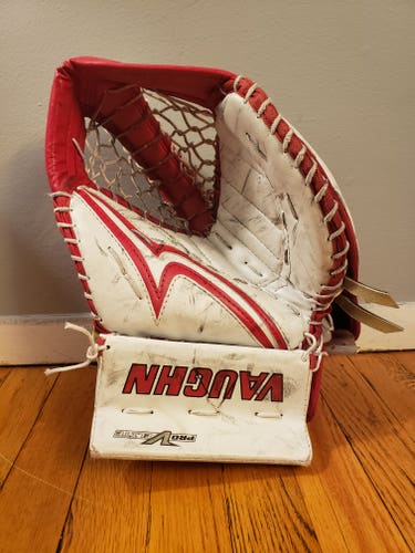 Used Vaughn Regular Pro V Elite Goalie Glove Junior