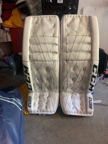 34" CCM Pro Stock Extreme Flex lll Goalie Leg Pads