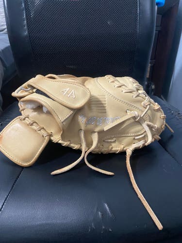 44 Pro Catchers Mitt Signature Series 32.5”