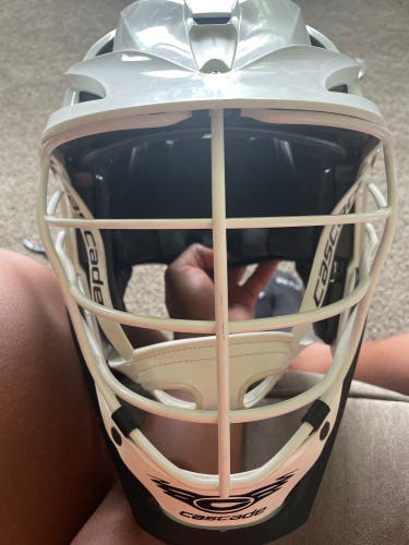 Player's Cascade S Helmet