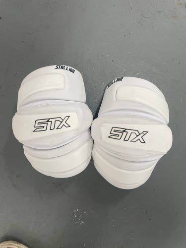 Used Medium/Large STX Stallion 500 Arm Pads