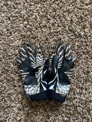 Black Youth Small Under Armour F5 Gloves