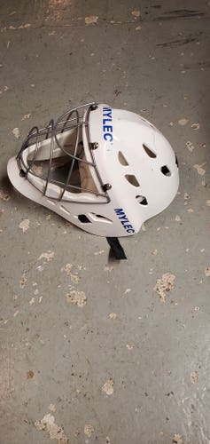 White Used Youth Inline Goalie Mask