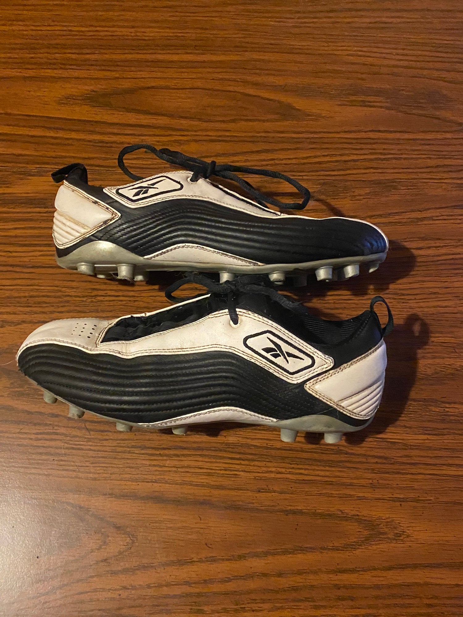 Details about   NEW REEBOK Black Workhorse MPB FOOTBALL CLEATS shoes YOUTH Boys 2.5 4.5 NIB 4 