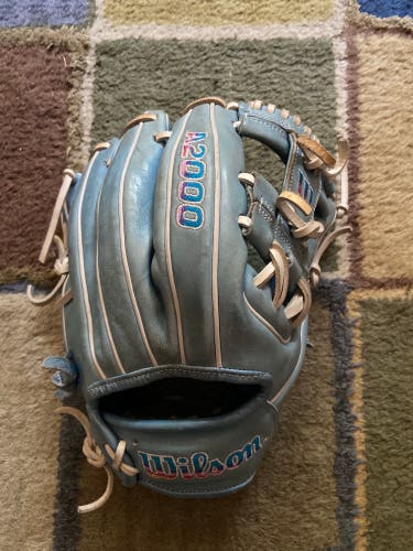 Infield 11.5" A2000 Baseball Glove