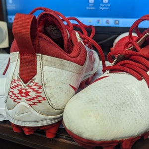 Men's Used Size 6.0 (Women's 7.0) Molded Cleats Nike Huarache 7s