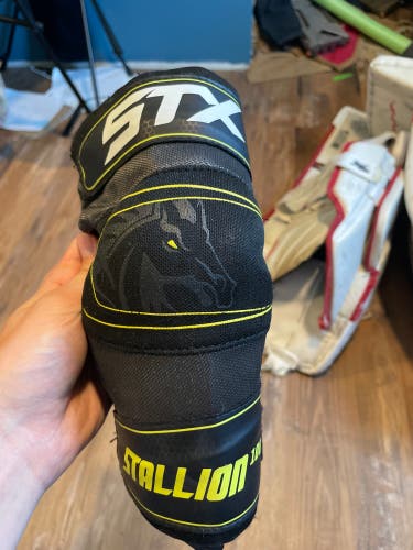 Used Small STX Stallion 100 Arm Pads