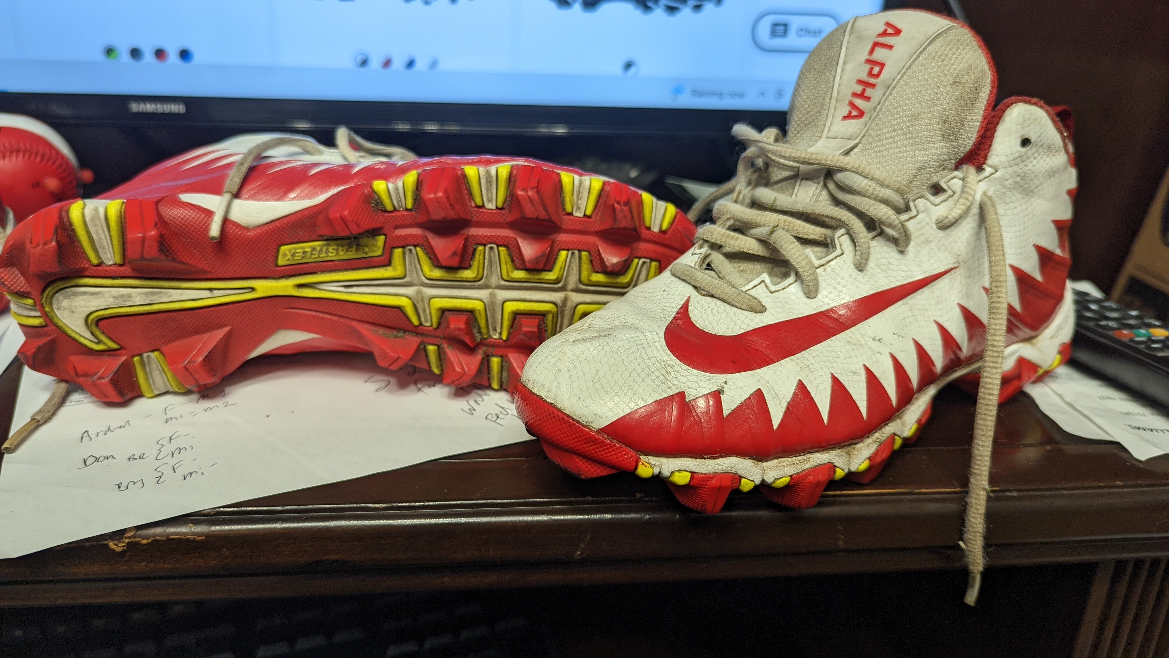 Used Nike ALPHA MENACE SHARK Junior 01 Football Cleats Football Cleats