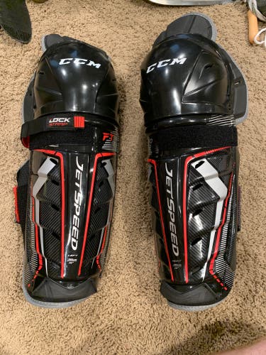 CCM JetSpeed FT390 Shin Pads