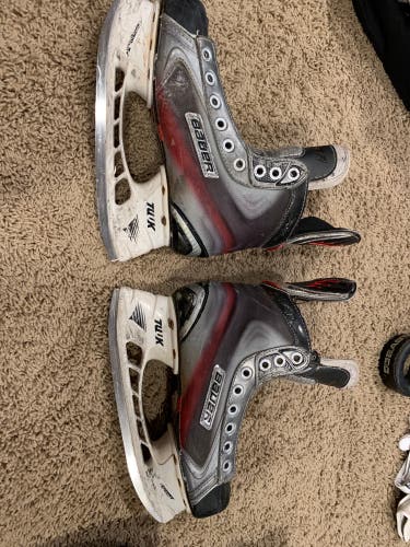 Used Bauer Regular Width Size 4.5 Vapor X7.0 Hockey Skates