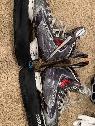 Used Bauer Regular Width Size 5 Vapor X100 Hockey Skates