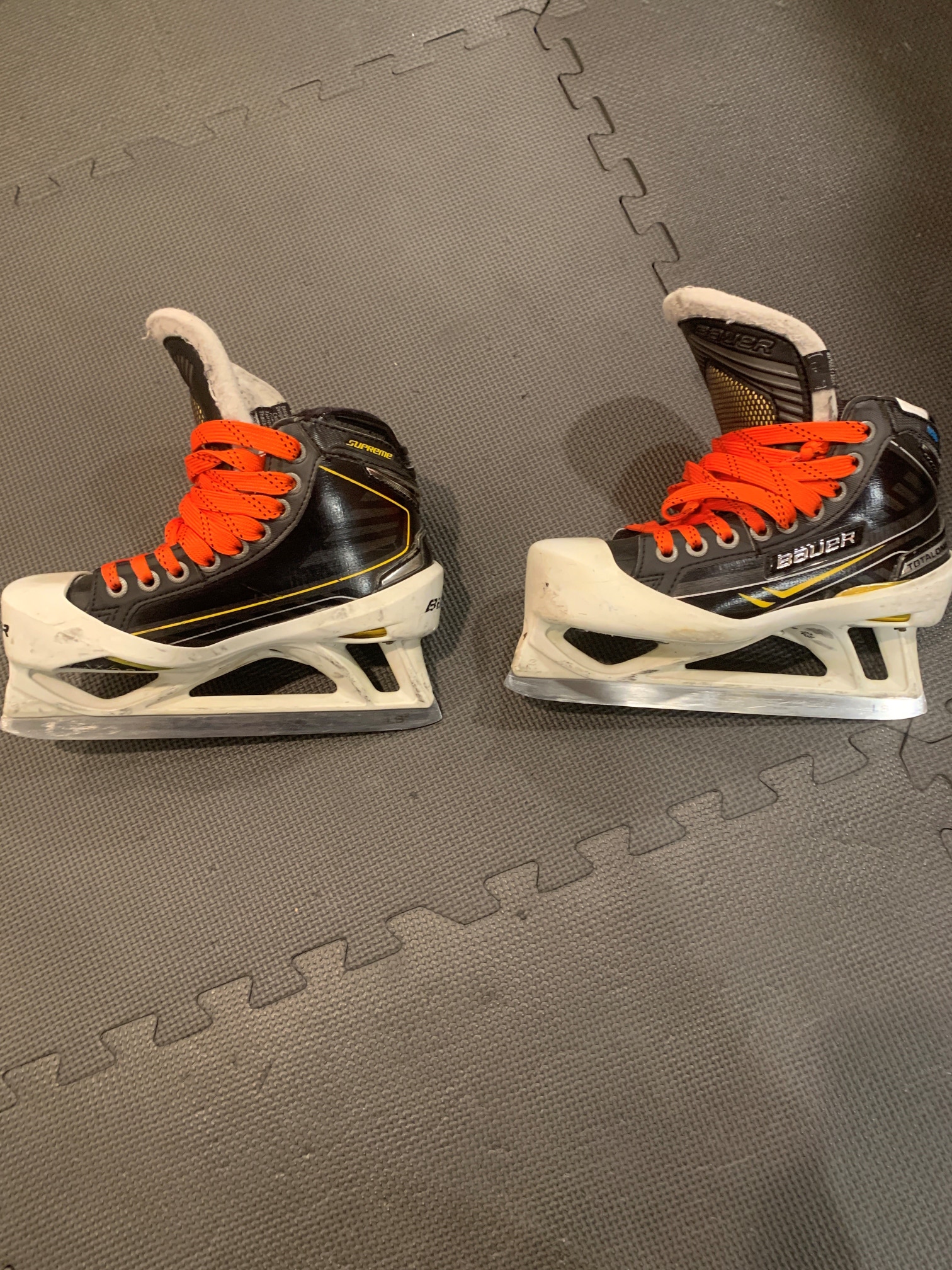 Junior Used Bauer Total One NXG Hockey Goalie Skates Regular Width Size 3