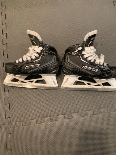 Junior Used Bauer Supreme S27 Hockey Goalie Skates Regular Width Size 1