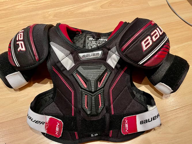 Bauer NSXshoulder pads size Jr s/p