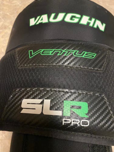 Vaughn SLR2 Pro knee pads