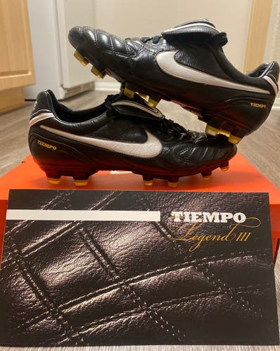 Nike Tiempo Legend III FG soccer shoes, Men Size 7, Women 8, with carry bag