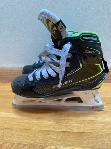 Junior Used Bauer GSX Hockey Goalie Skates Size 4