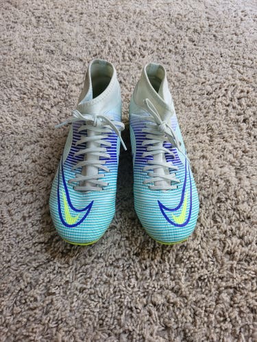 White Used Unisex Size 6.5 (Women's 7.5) Molded Cleats Nike Mercurial Superfly Cleats