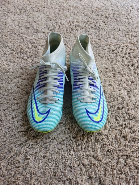 White Used Unisex Size 6.5 (Women's 7.5) Molded Cleats Nike Mercurial Superfly Cleats