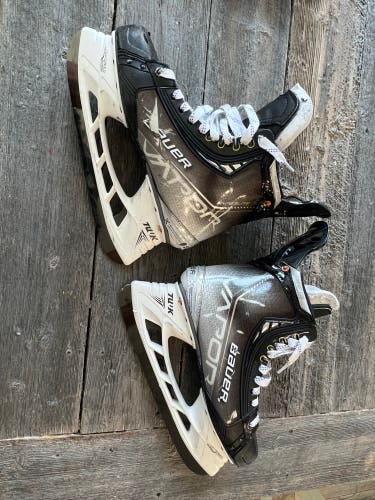 Used Bauer Wide Width Pro Stock Size 8.5 Vapor Hyperlite Hockey Skates