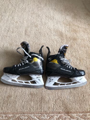 Used Bauer Regular Width Size 8 Supreme 3S Pro Hockey Skates