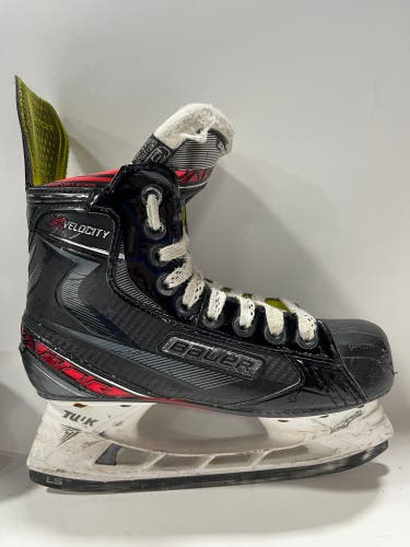 Used Bauer Regular Width  Size 3.5 Vapor X Velocity Hockey Skates
