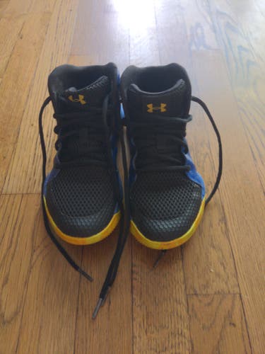 Blue Youth Used Unisex Size 4.0 (Women's 5.0) Under Armour Shoes