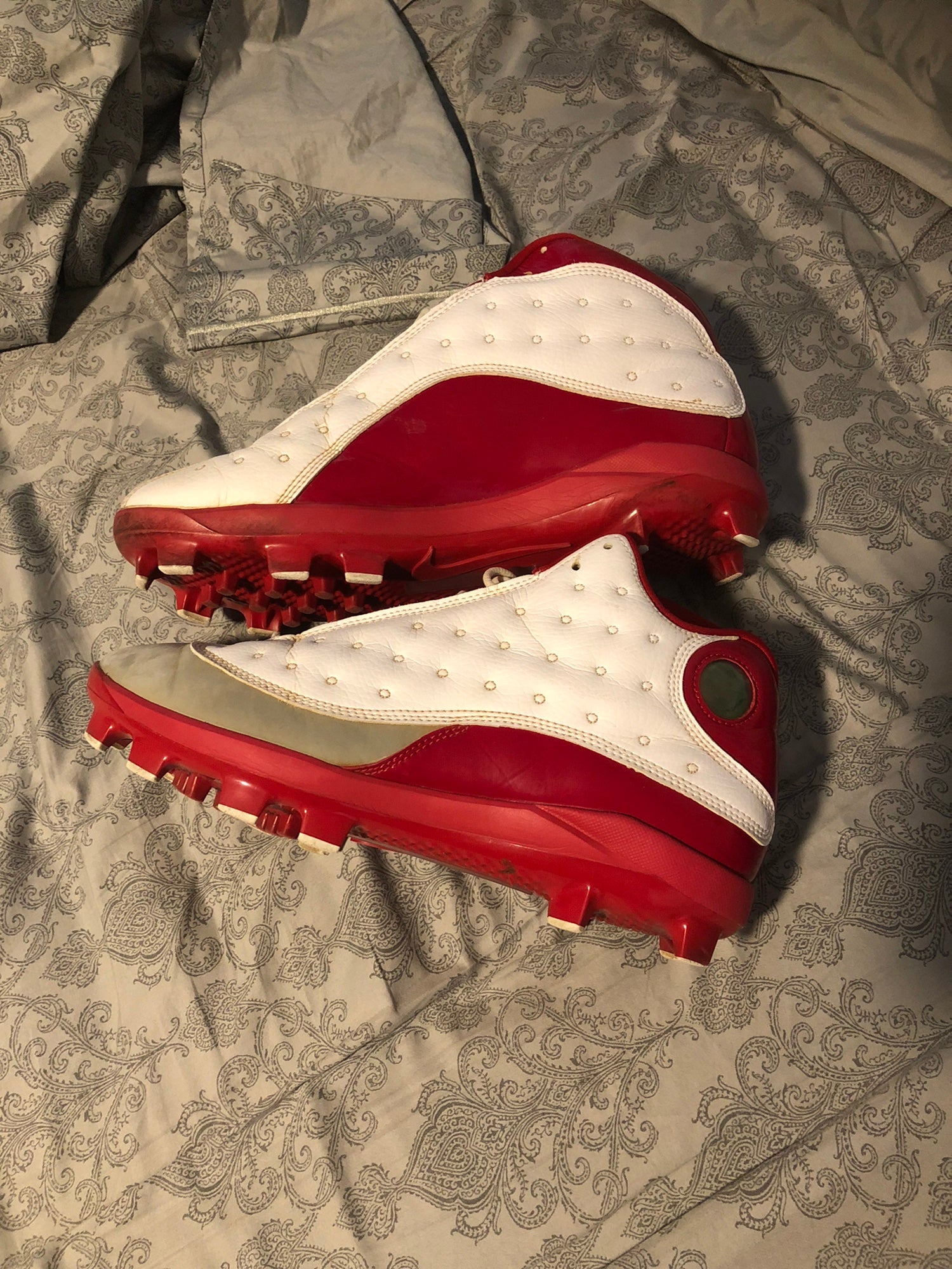 red jordan cleats