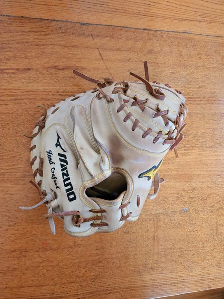 Used Mizuno Right Hand Throw Catcher's Pro Baseball Glove 33.5"