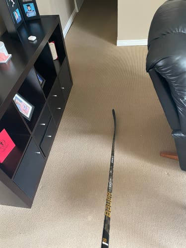Senior Right Handed P92 Supreme 1S Hockey Stick