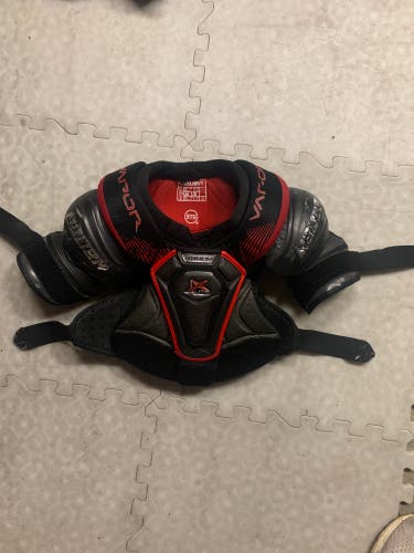 Junior Large Bauer  Vapor 1X Lite Shoulder Pads