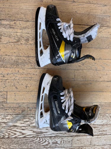 Used Bauer Regular Width  Size 5 Supreme 3S Pro Hockey Skates