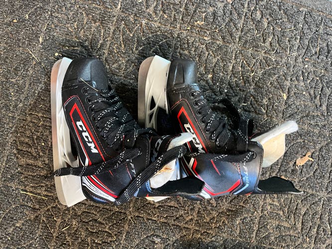 Used CCM Regular Width Size 4 JetSpeed FT340 Hockey Skates