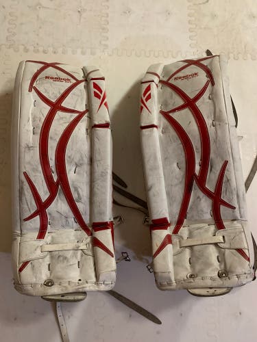 31+1” Reebok 9000 Junior Goalie Leg Pads