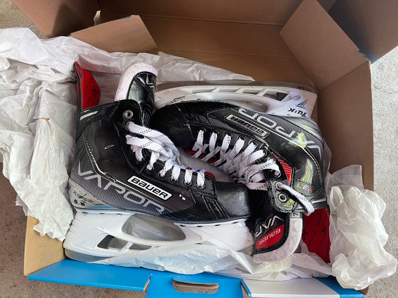 Used Bauer Regular Width Size 7.5 Vapor X3.7 Hockey Skates