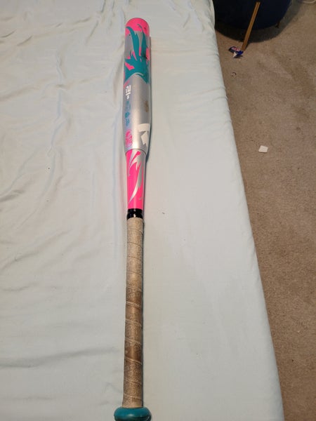 Used 2017 DeMarini Composite Vendetta C6 Bat (-12) 18 oz 30"
