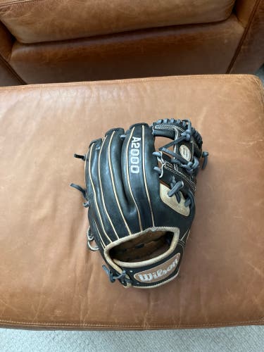 Used Infield 11.5" A2000 Baseball Glove