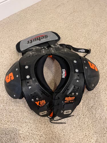 Used Youth Small Schutt Y-Flex 500 Shoulder Pads
