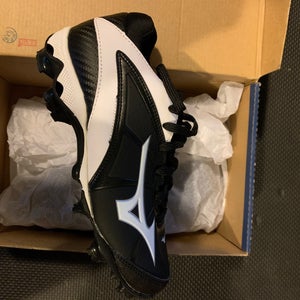 Black Kid's Molded Cleats Low Cut Advanced Franchise