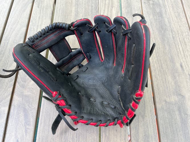 Wilson A950 11.5” ball glove