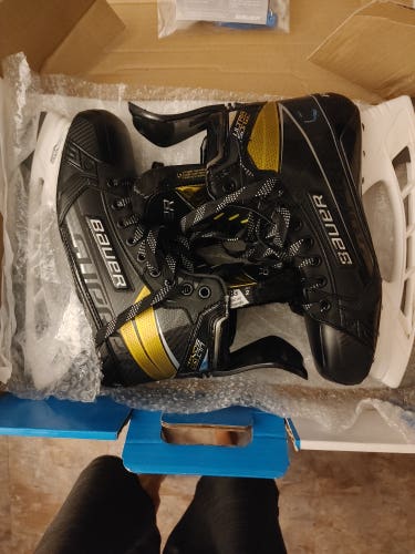 BAUER ULTRASONIC SIZE 8.5 FIT 2 LIKE NEW!