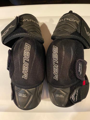 Medium Bauer Vapor X900 Elbow Pads